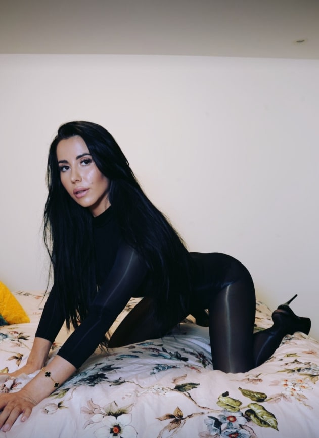 elena_xonia.tv - Model OnlyFans Romania